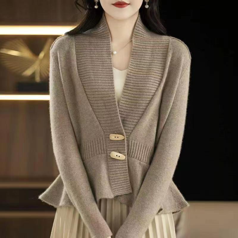 Gracefully Designed Cardigan