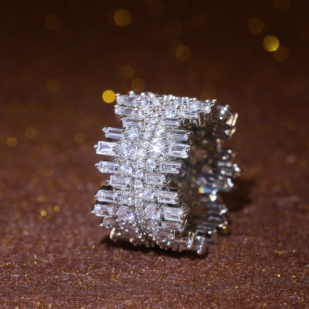 Czarujący Pierścionek na każdą okazję