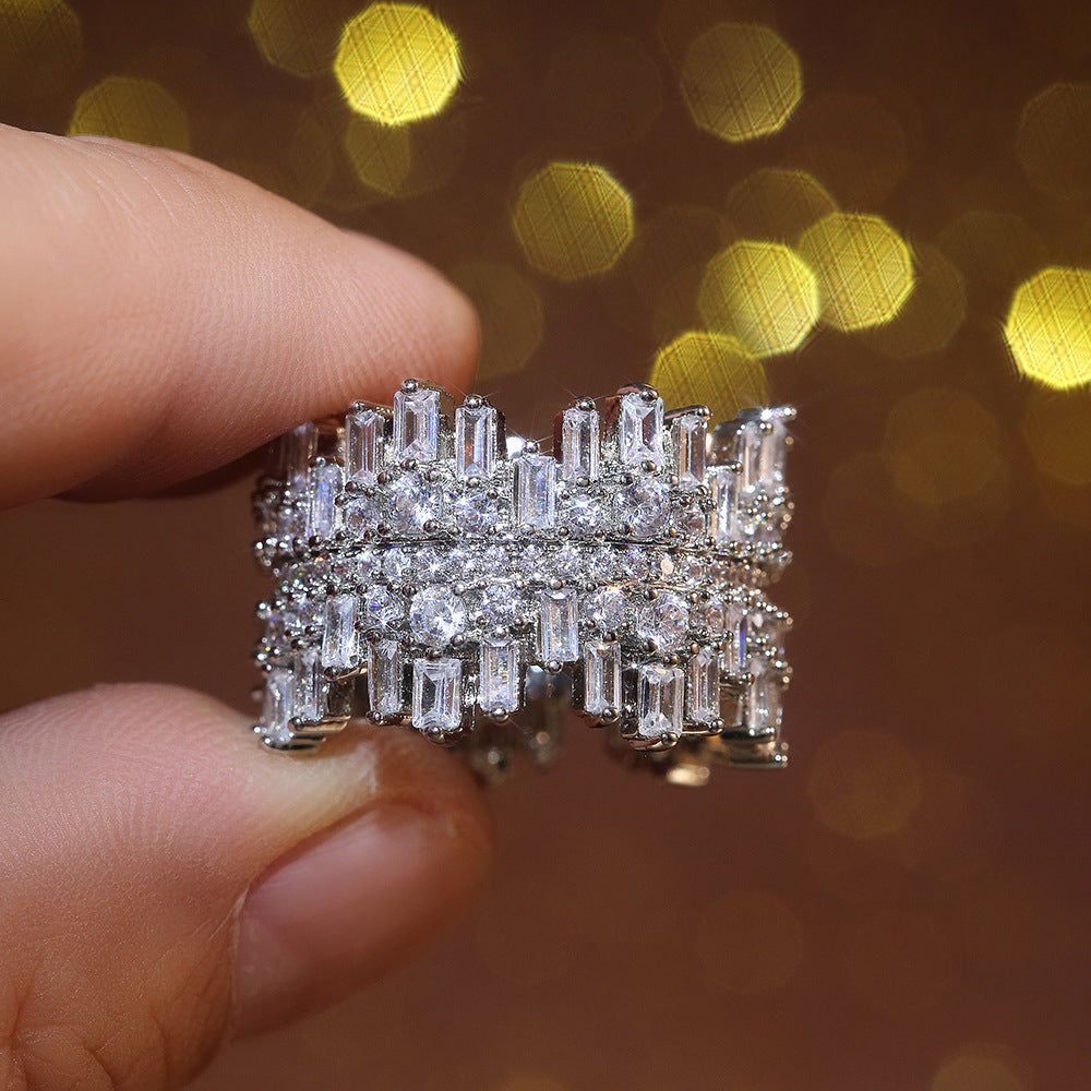 Czarujący Pierścionek na każdą okazję