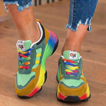JO | Cheeky and casual sneakers