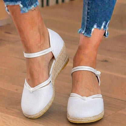 Chic Orthopedic Sandals with Unique Design