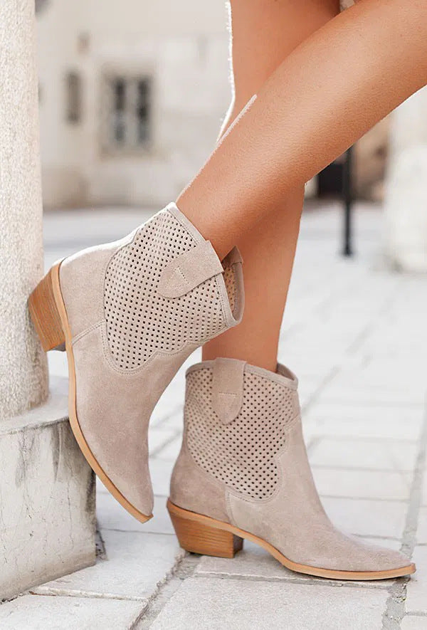 Gracefully Styled Boots for Any Occasion