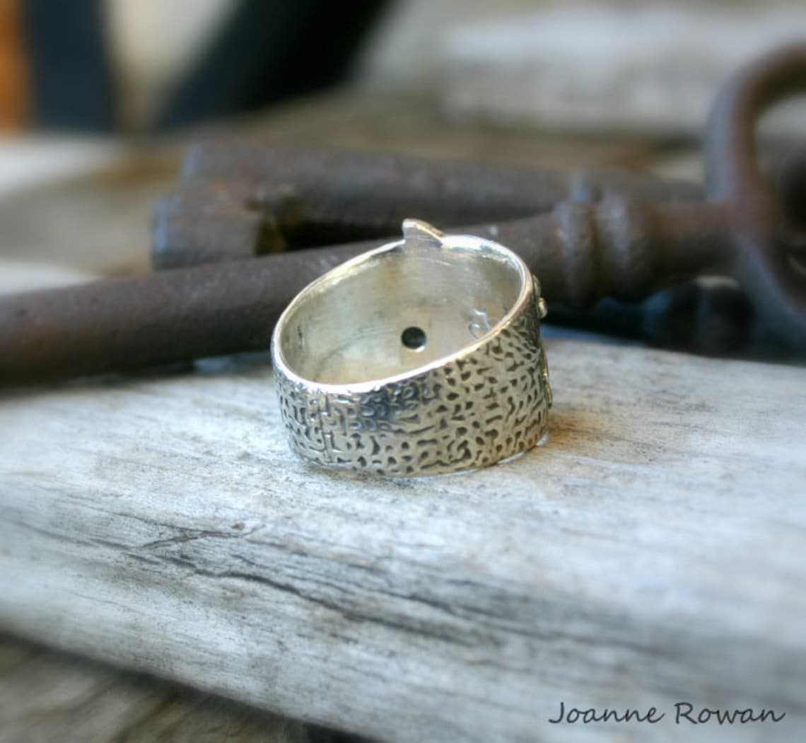 Czarujący Pierścionek na każdą okazję