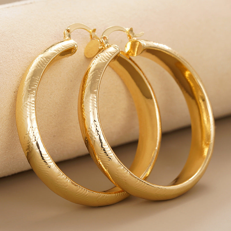 A Must-Have - Delikatny rzemieślniczy Kolczyk