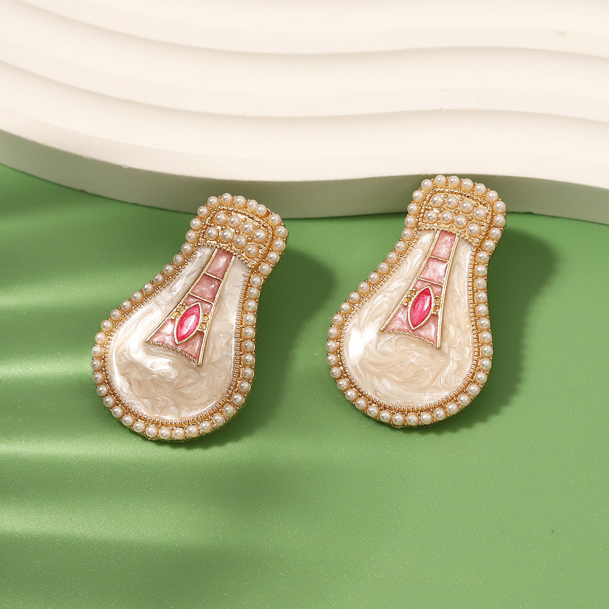 Czarujący Perłowy Kolczyk na każdą okazję