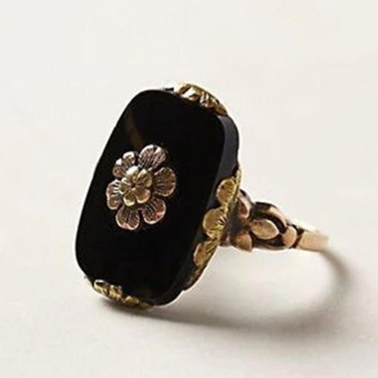 Klasyczny Pierścionek z ponadczasowym urokiem