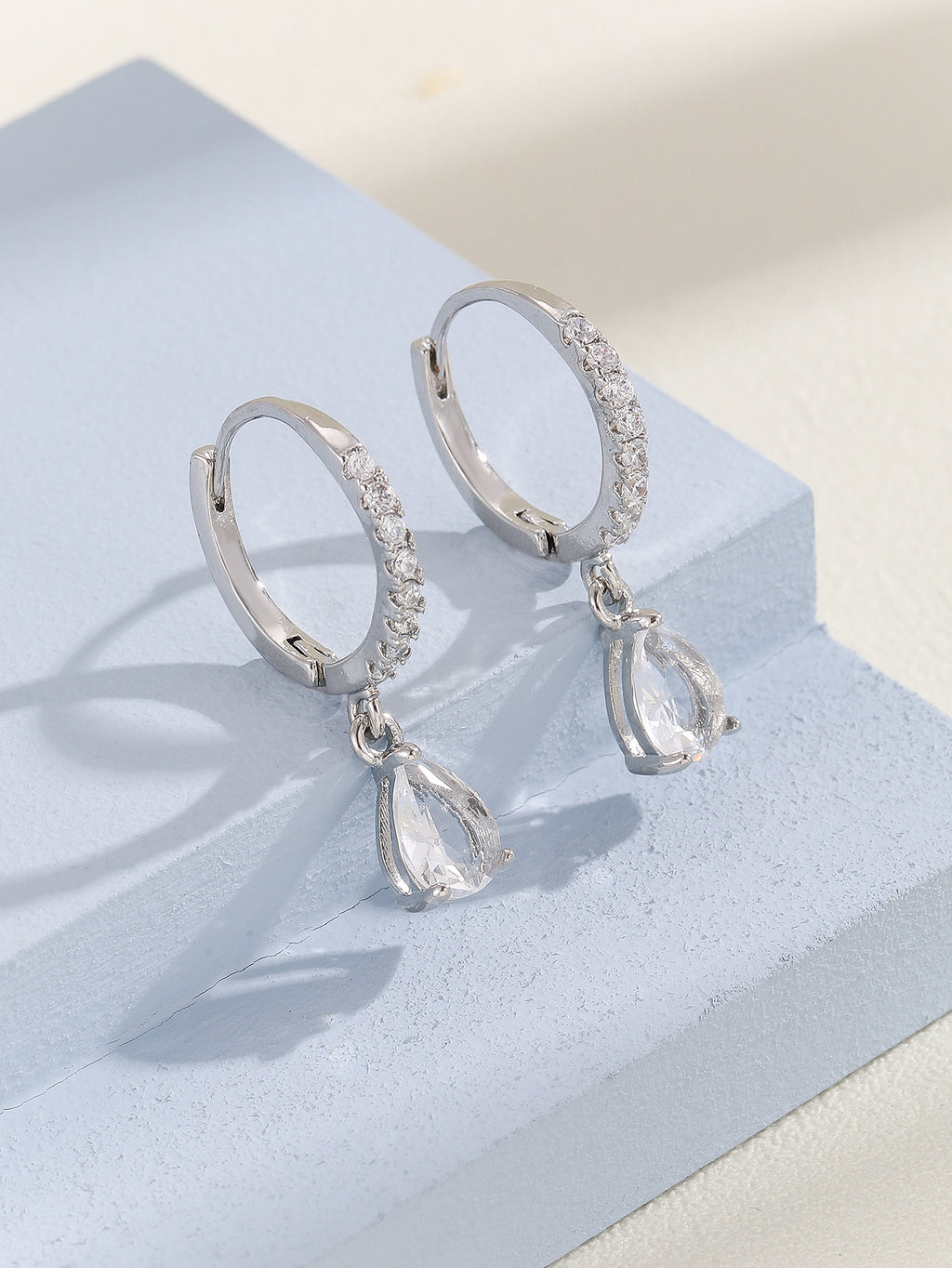 Czarujący Kolczyk na każdą okazję