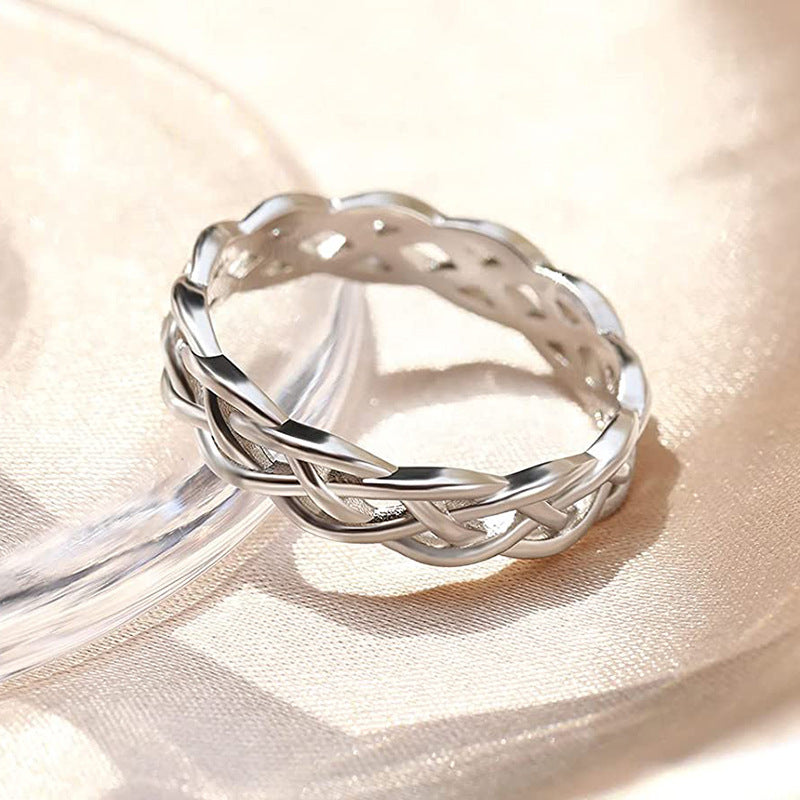 A Must-Have - Piękny Pierścionek w unikalnym stylu