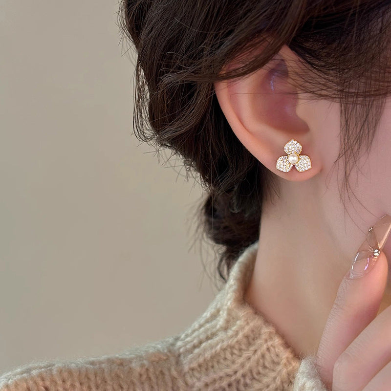 Czarujący Perłowy Kolczyk na każdą okazję