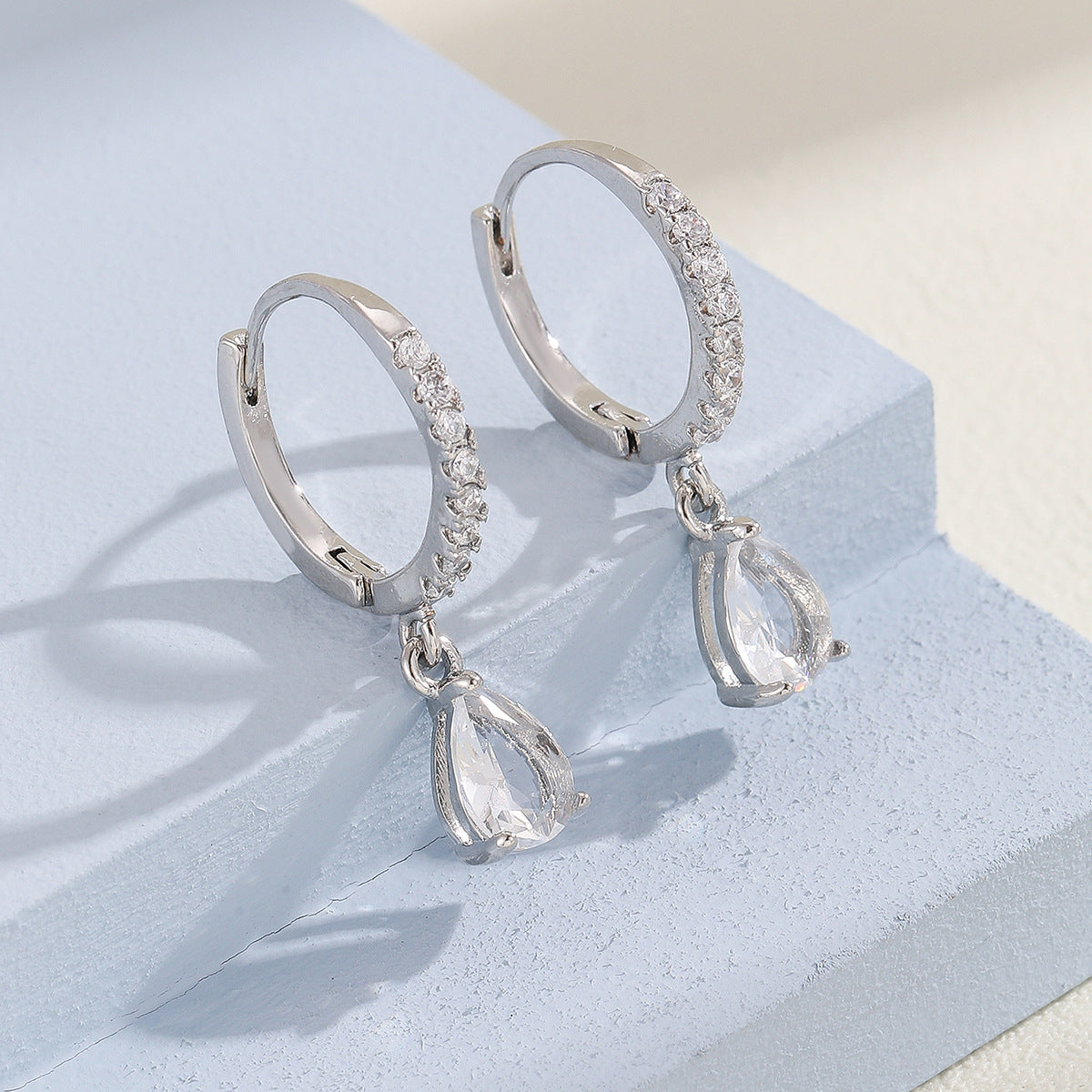 Czarujący Kolczyk na każdą okazję