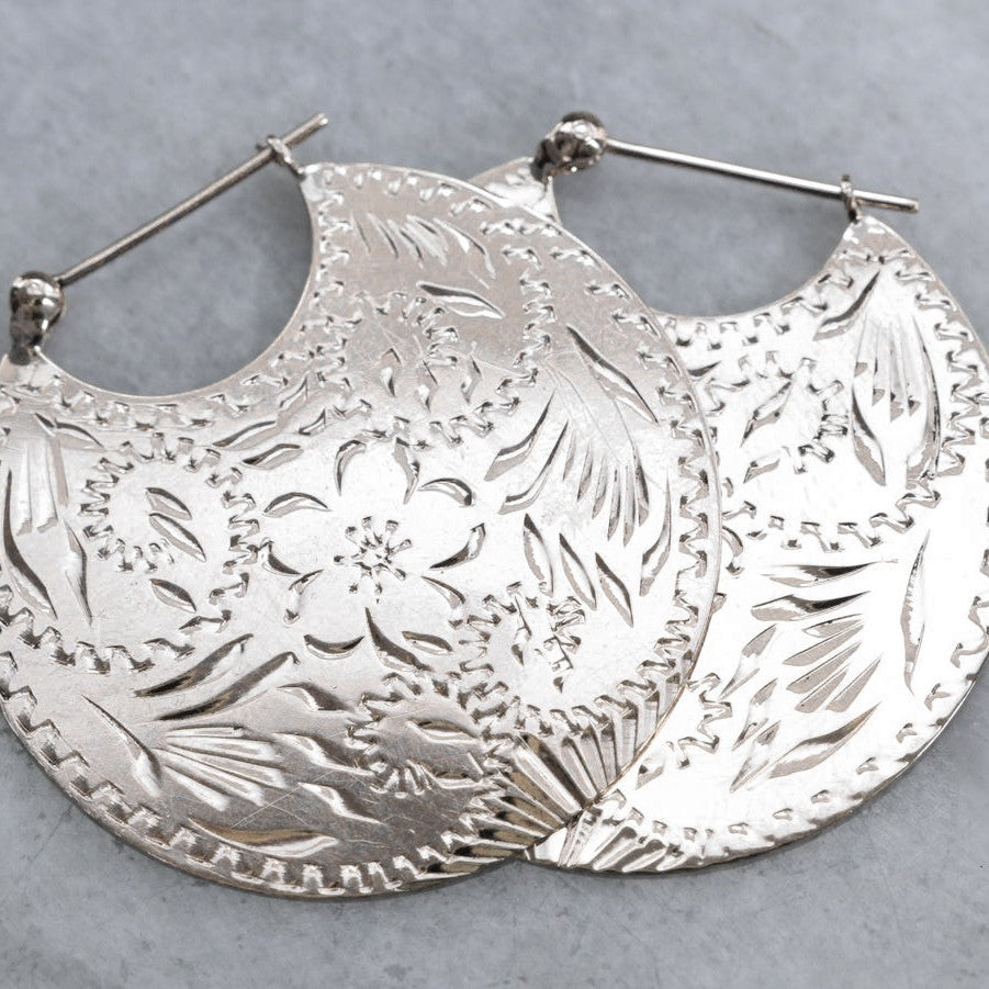 Czarujący Kolczyk na każdą okazję