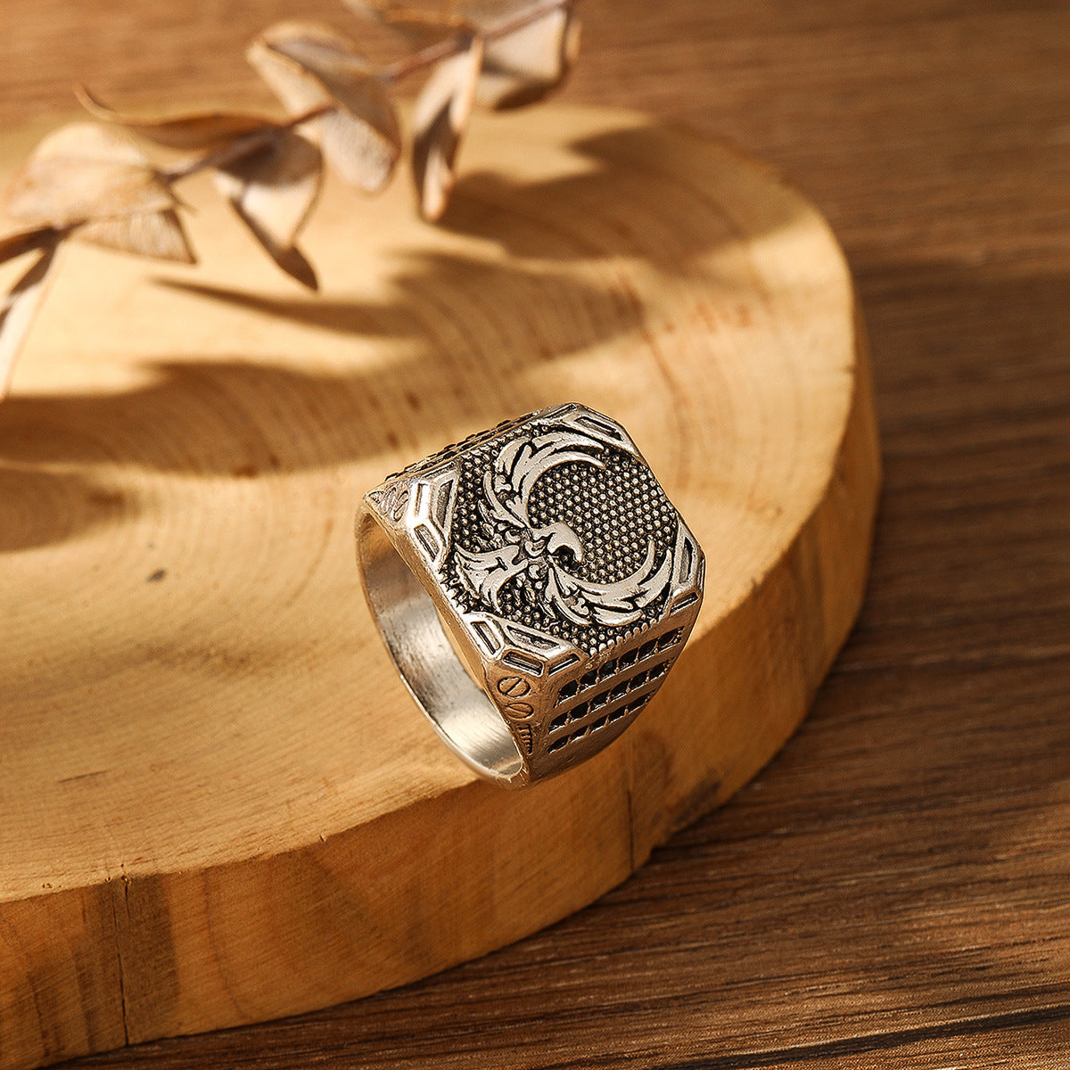 Czarujący Pierścionek na każdą okazję