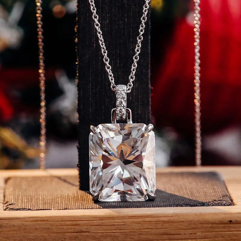 Czarujący Naszyjnik na każdą okazję