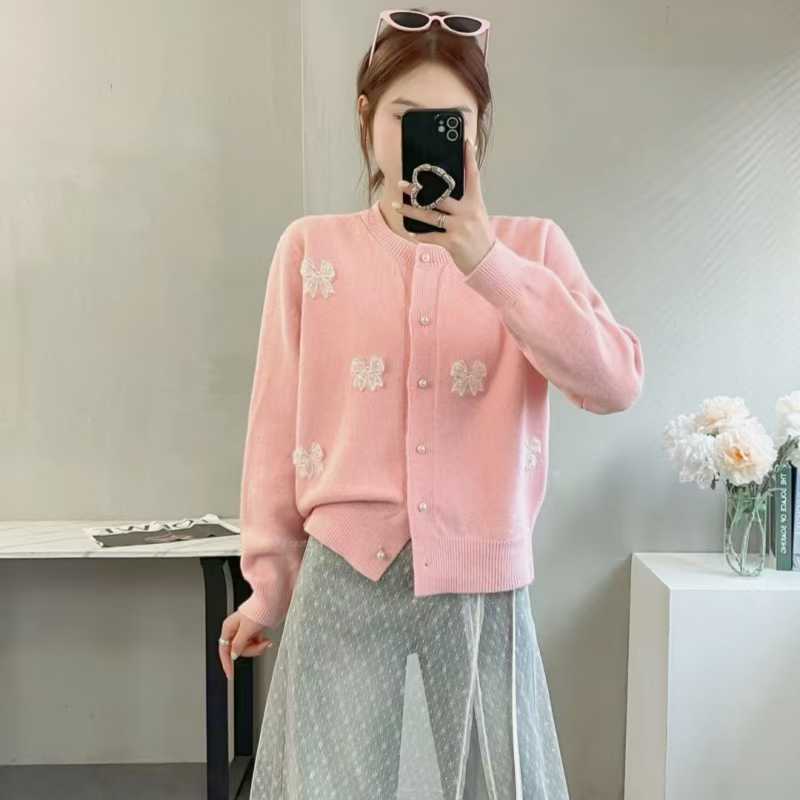 Gracefully Designed Cardigan