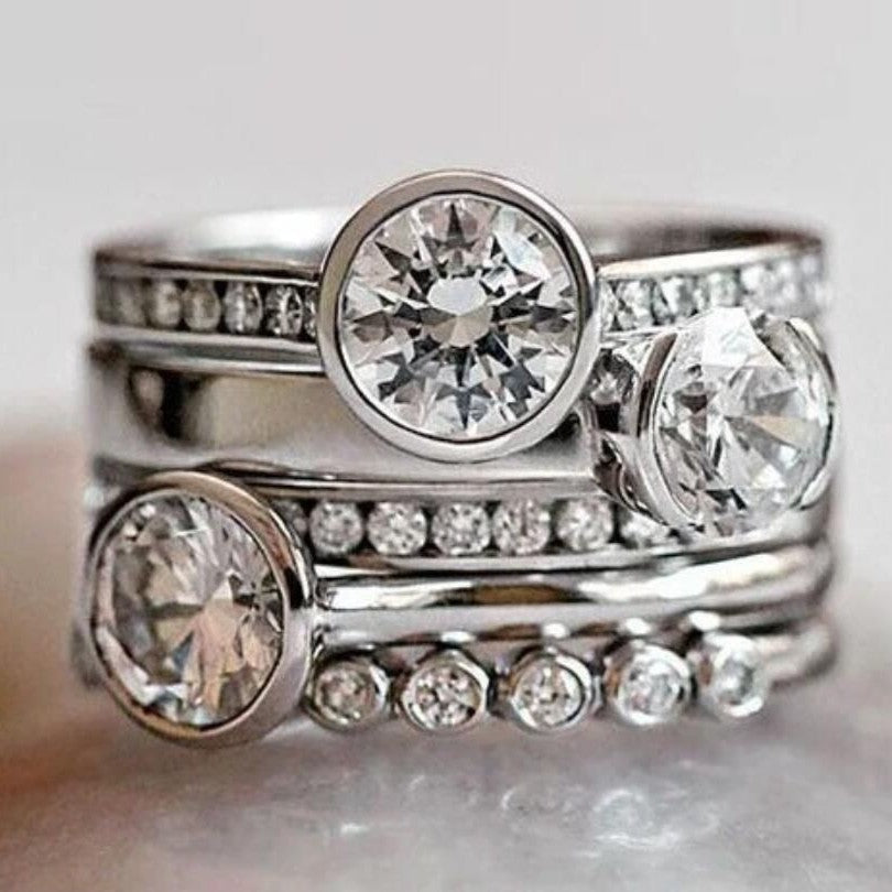 A Must-Have - Czarujący Srebrny Pierścionek na każdą okazję