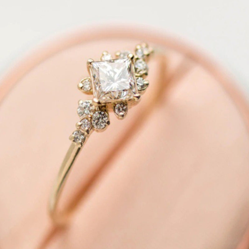 Oszałamiający Pierścionek na co dzień