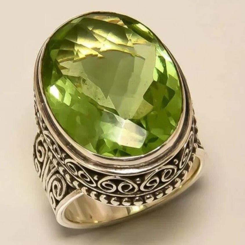 Czarujący Pierścionek na każdą okazję