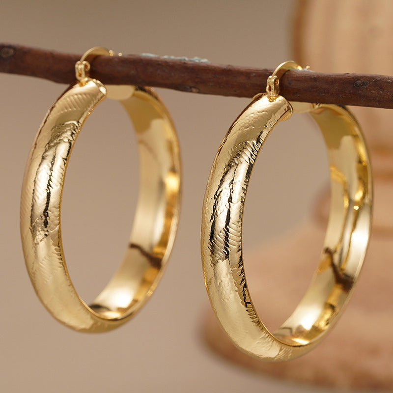 A Must-Have - Delikatny rzemieślniczy Kolczyk