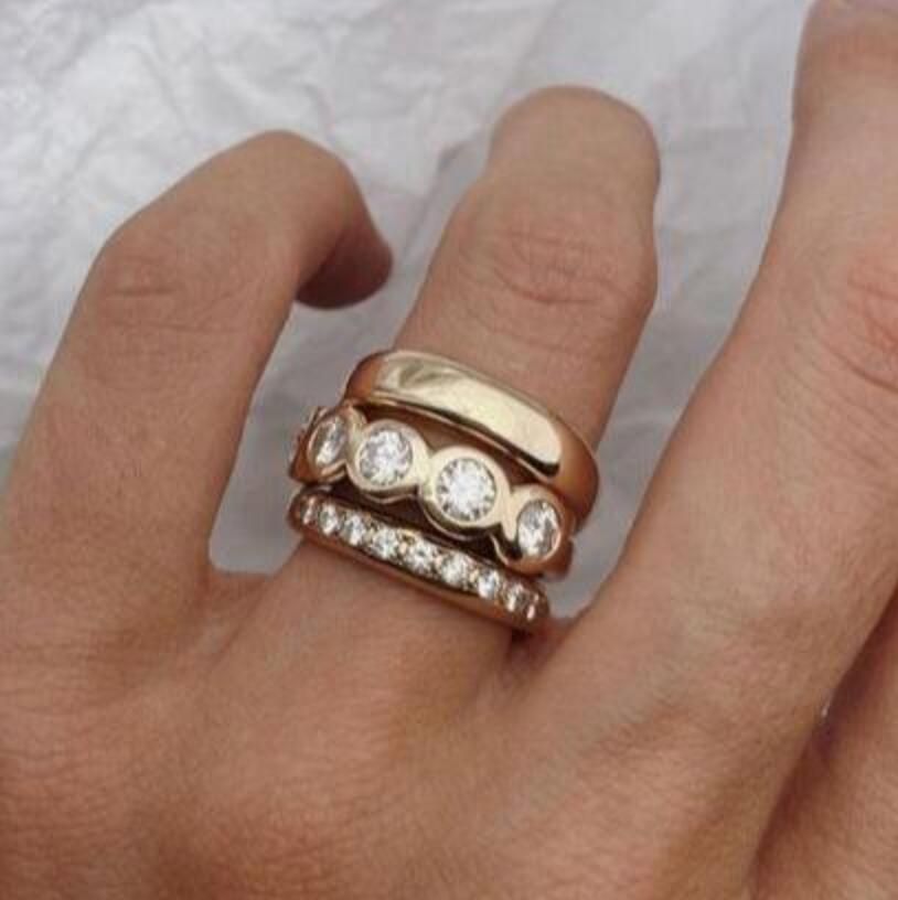 Klasyczny Komplet z ponadczasowym urokiem