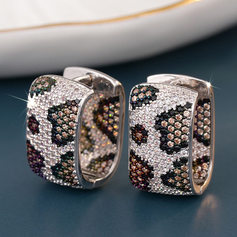 A Must-Have - Delikatny rzemieślniczy Kolczyk