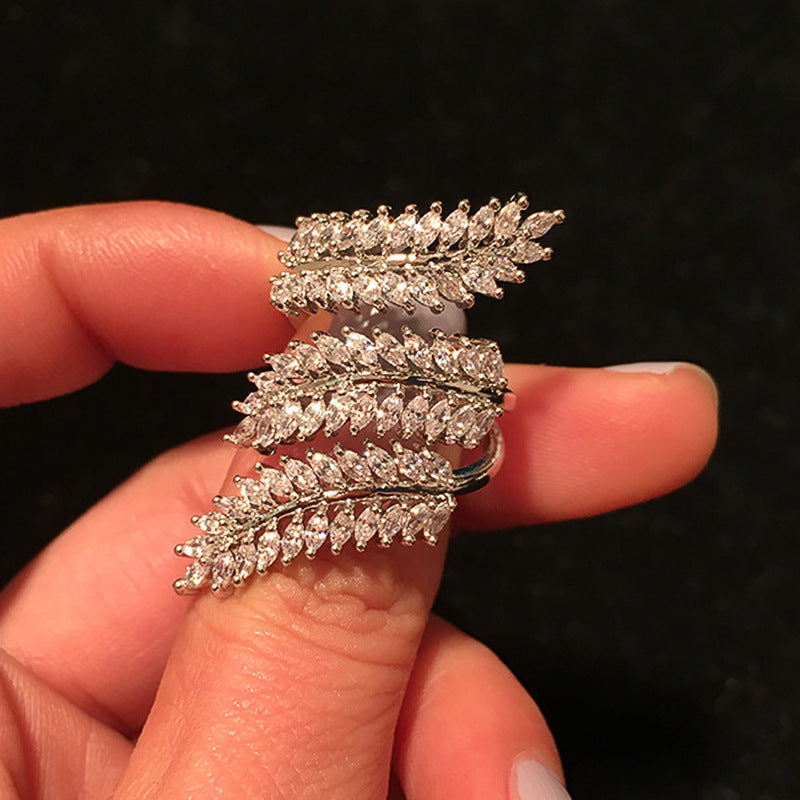 Czarujący Pierścionek na każdą okazję