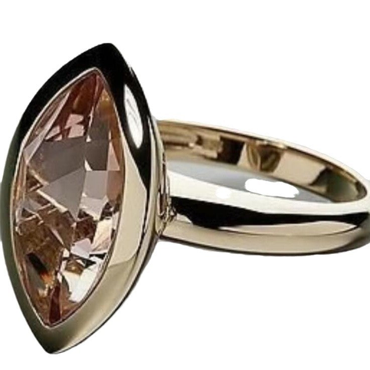 Klasyczny Pierścionek z ponadczasowym urokiem