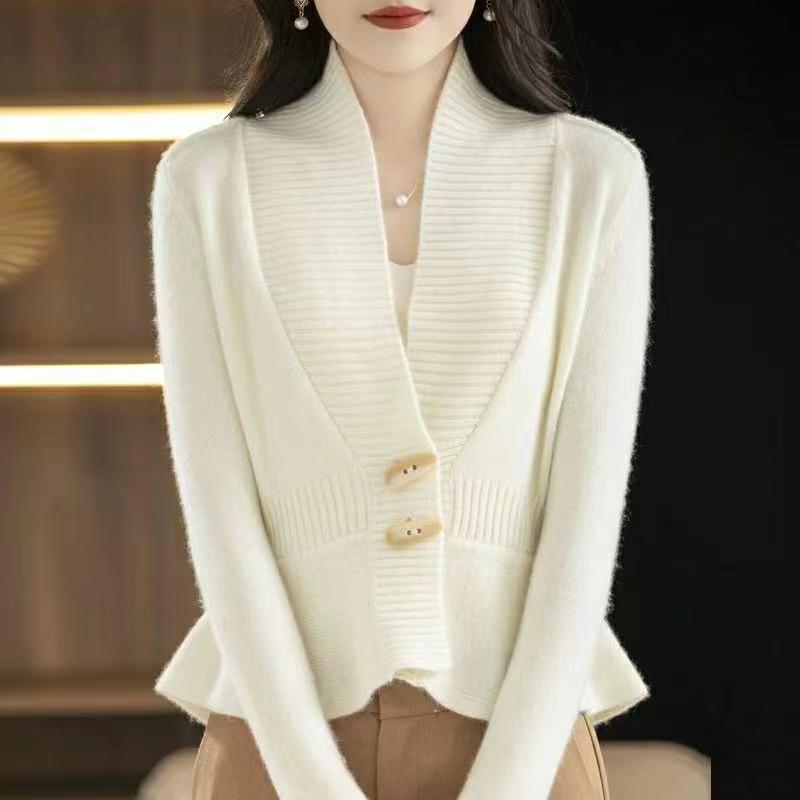 Gracefully Designed Cardigan