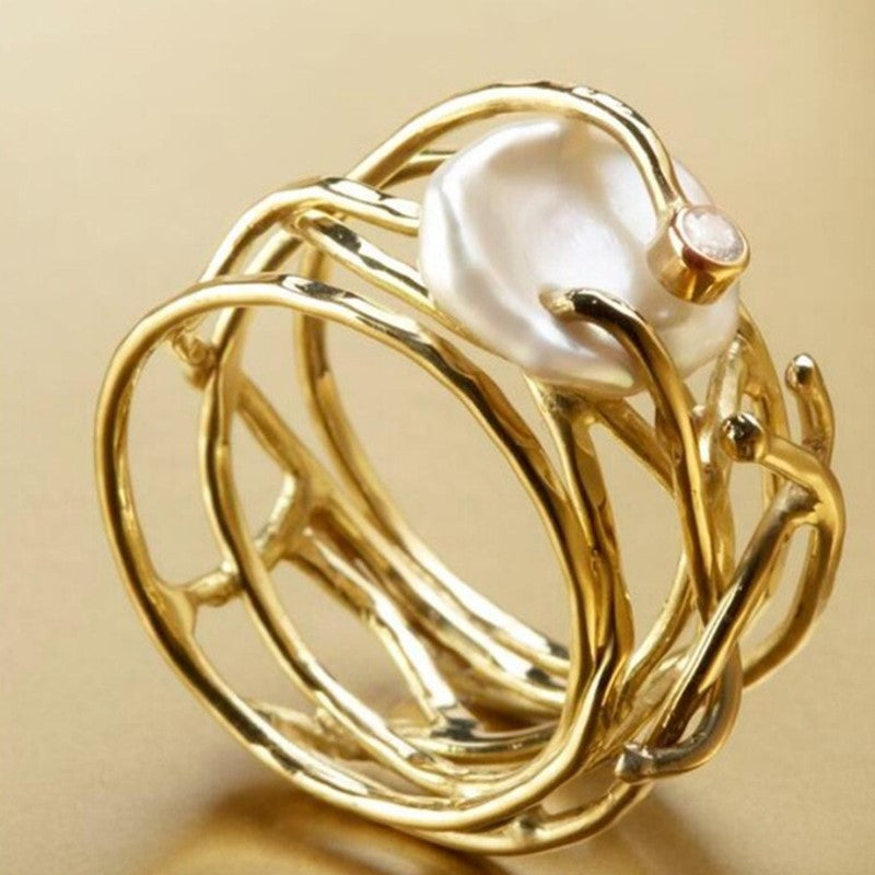 A Must-Have - Piękny Pierścionek w unikalnym stylu