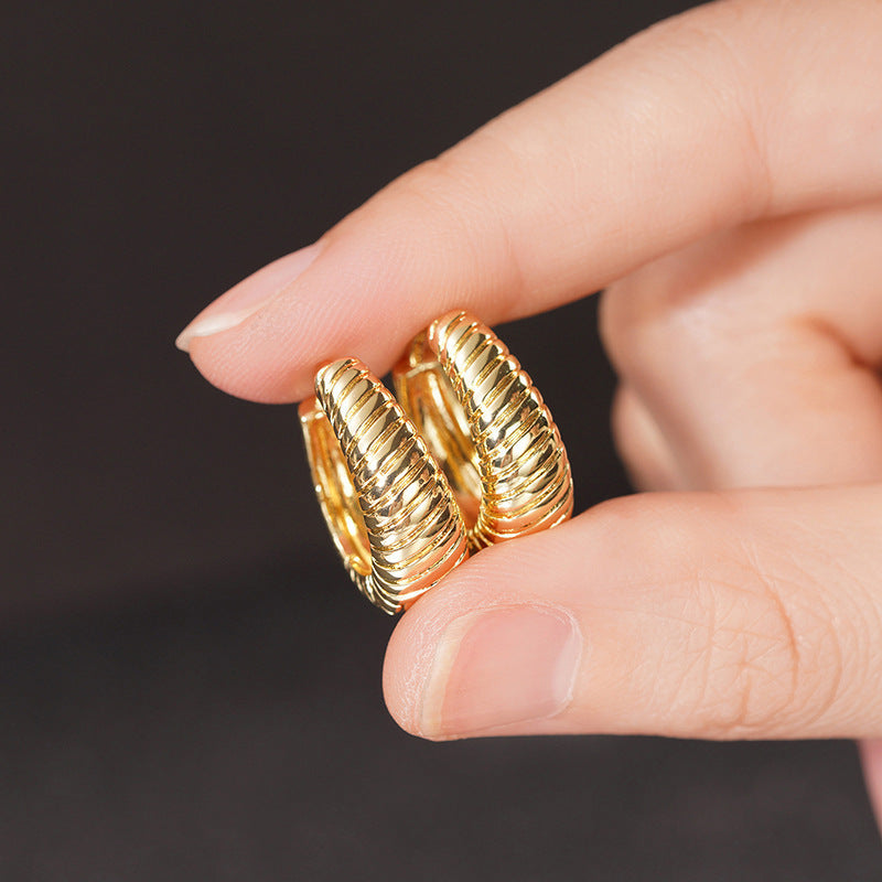 Czarujący Kolczyk na każdą okazję