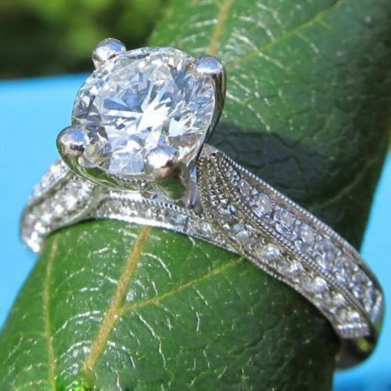 Czarujący Pierścionek na każdą okazję