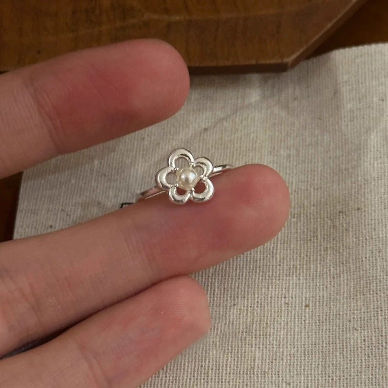 Czarujący Perłowy Pierścionek na każdą okazję