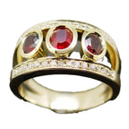 Klasyczny Złoty Pierścionek z ponadczasowym urokiem