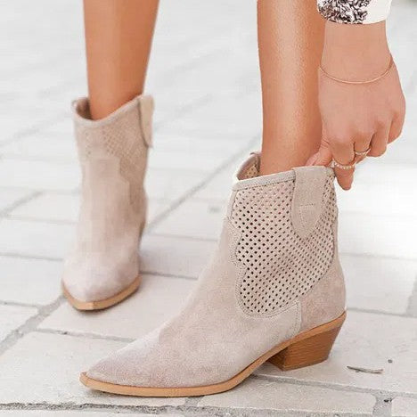 Gracefully Styled Boots for Any Occasion