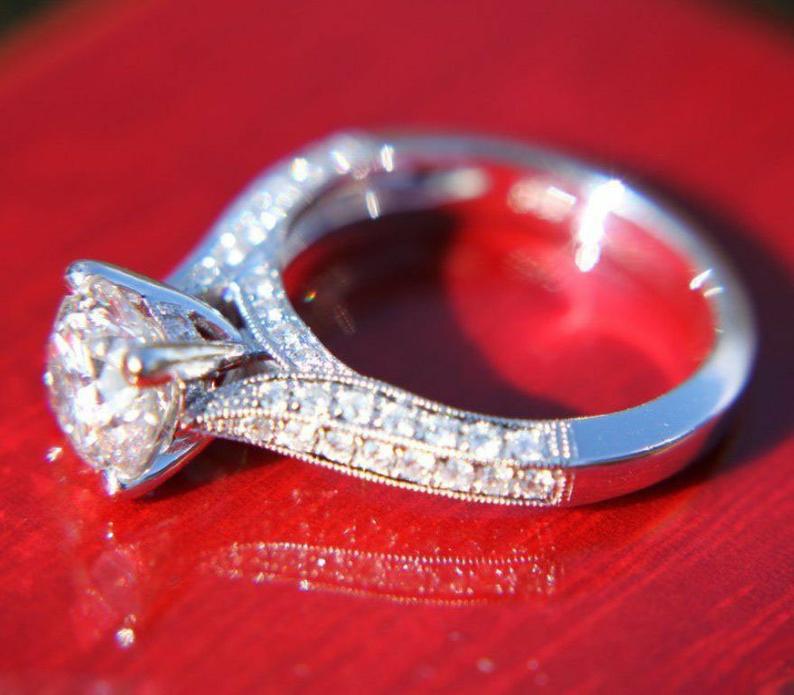 Czarujący Pierścionek na każdą okazję