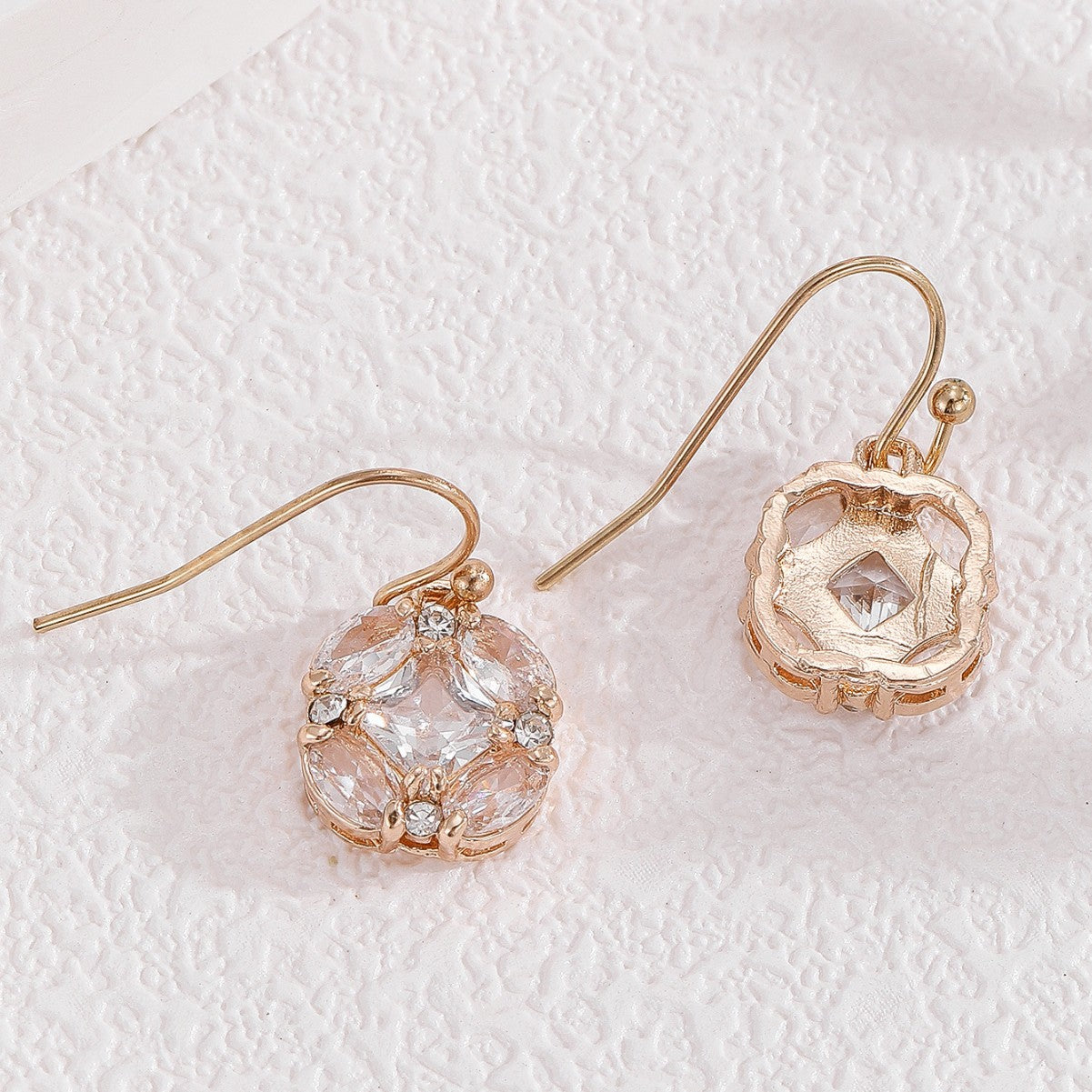 Czarujący Kolczyk na każdą okazję