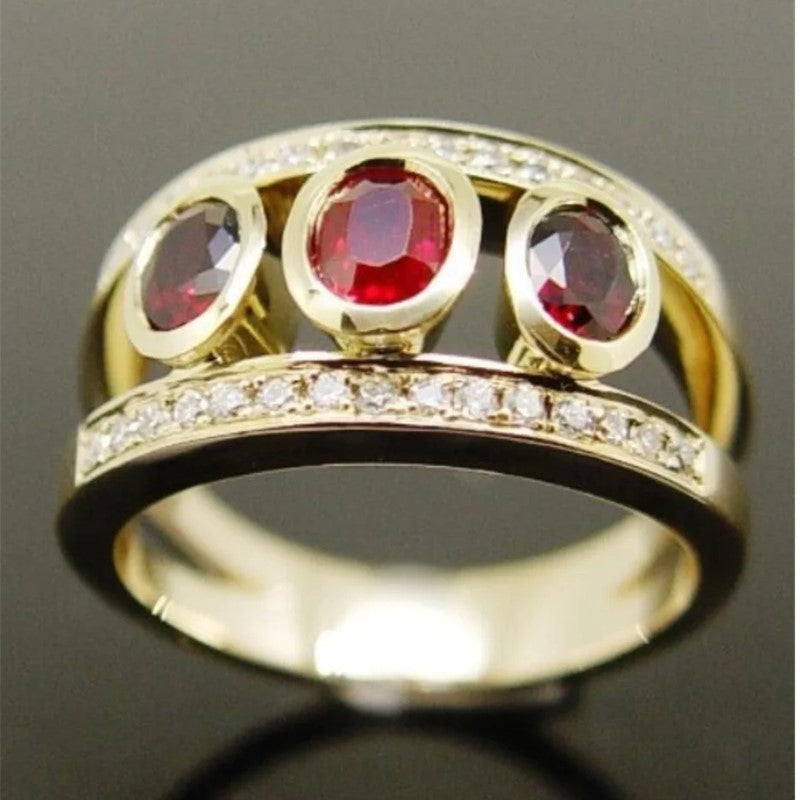 Klasyczny Złoty Pierścionek z ponadczasowym urokiem