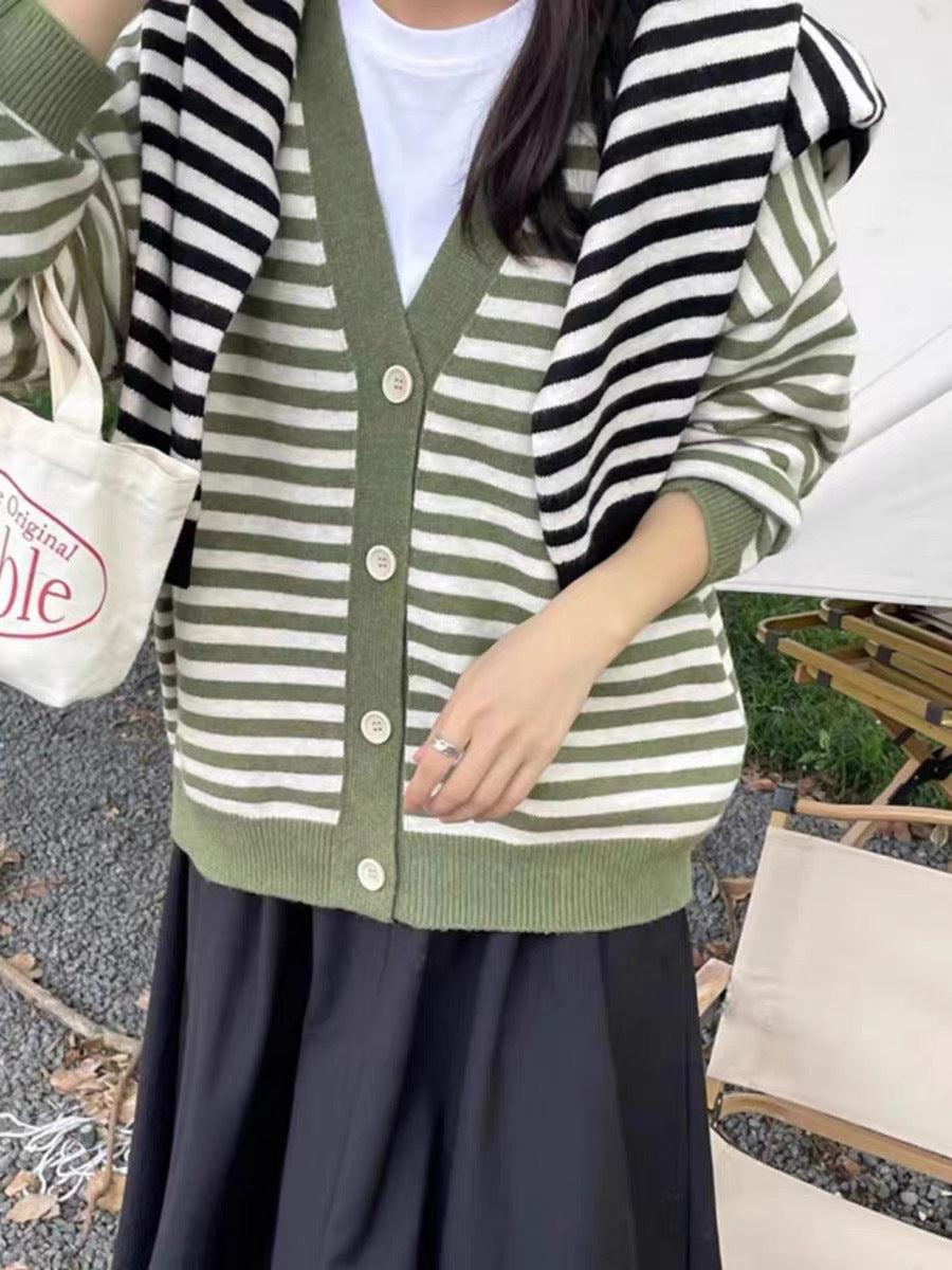 Elegantly Designed Cardigan