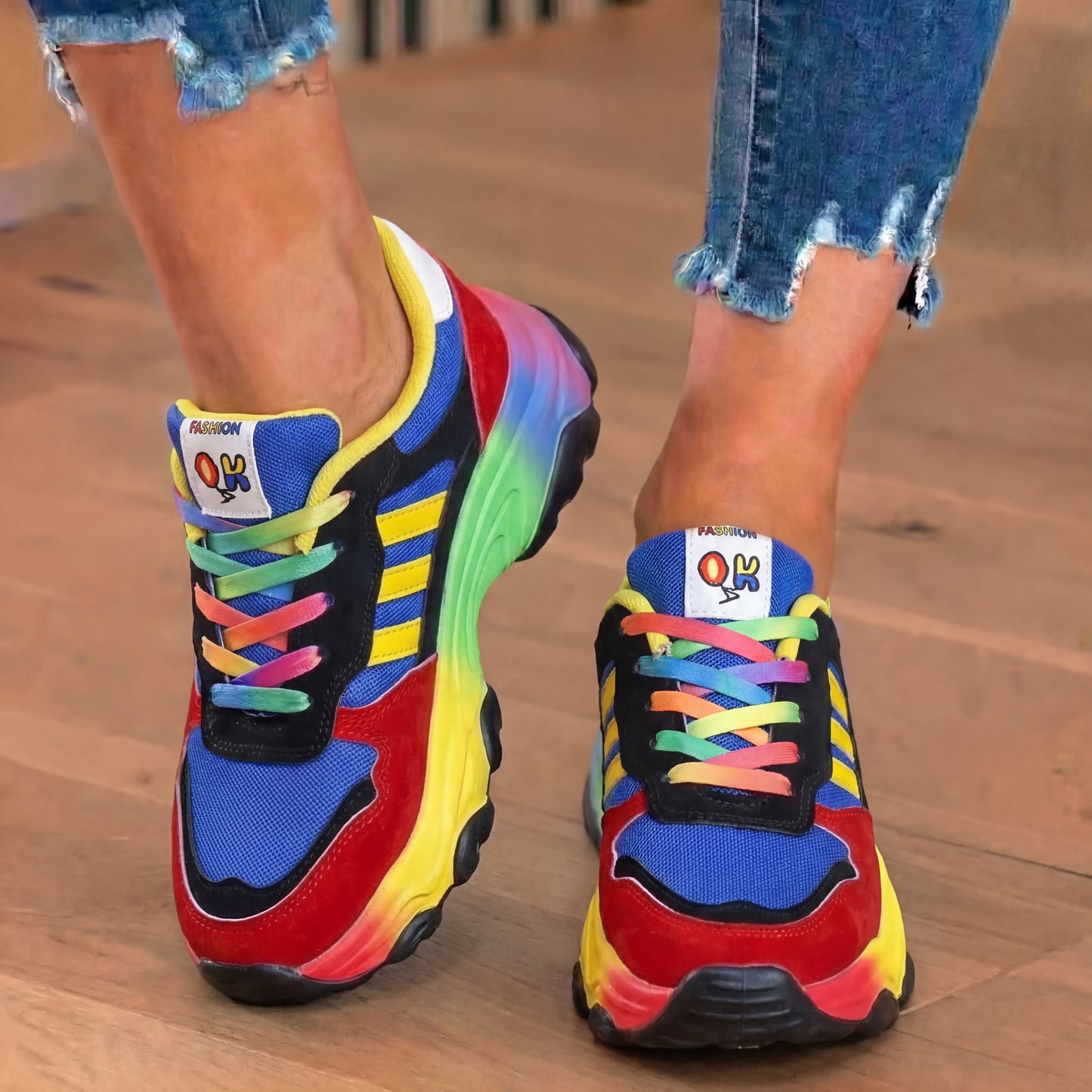 JO | Cheeky and casual sneakers