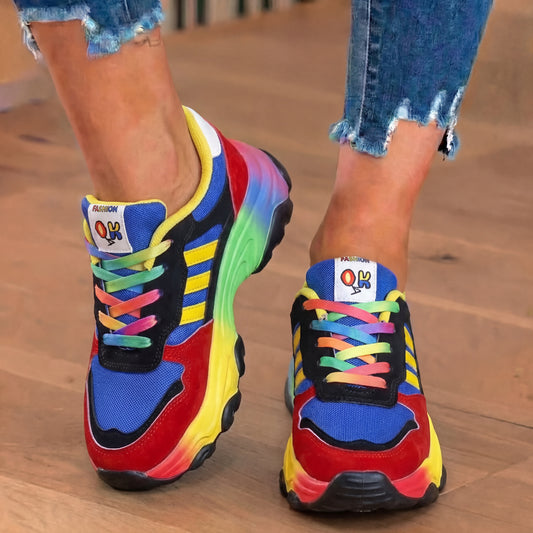 JO | Cheeky and casual sneakers