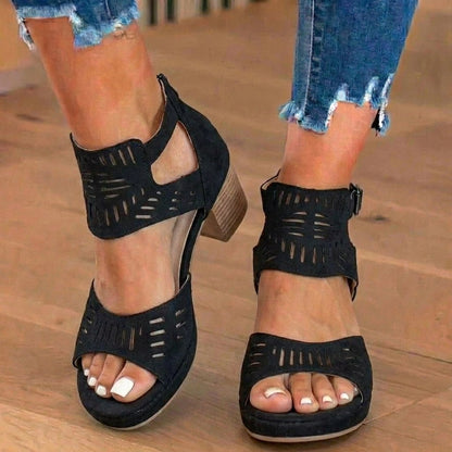 黑色