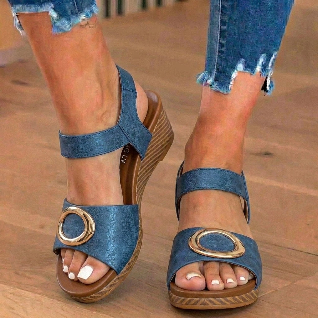 浅蓝色