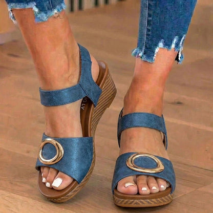 浅蓝色